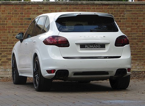 Porsche Cayenne GTS 6