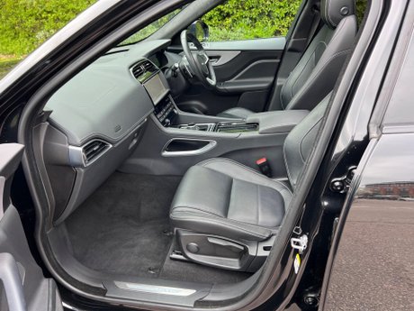 Jaguar F-Pace 2.0 D180 R-Sport Auto AWD Euro 6 (s/s) 5dr 31