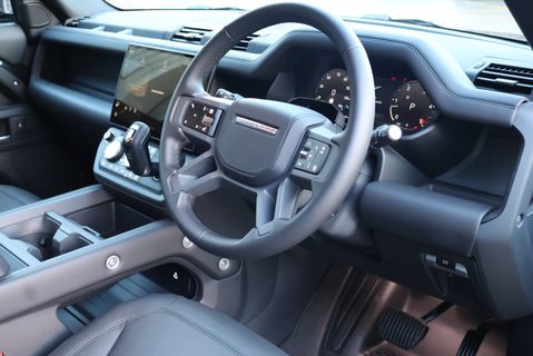 Land Rover Defender 110 2026  MODEL D350 HARD TOP X-DYNAMIC HSE SEEKER STYLED  REAR GENUINE SEATS 14