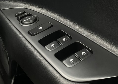 Kia Stonic 1.0 T-GDi ‘3’ ISG MHEV DCT 23