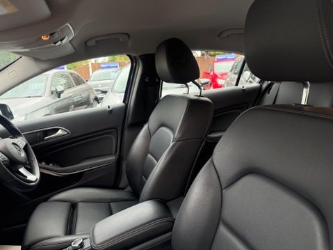 Mercedes-Benz A Class 1.5 A180d Sport (Executive) 7G-DCT Euro 6 (s/s) 5dr 35
