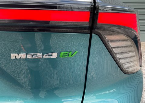 MG MG4 PREMIUM LONG RANGE 13