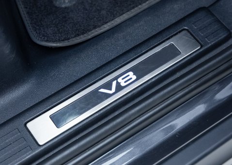 Land Rover Defender 110 V8 CARPATHIAN EDITION
