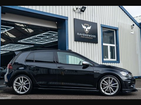 Volkswagen Golf 2.0 Golf R TSi Semi-Auto 4WD 5dr 3