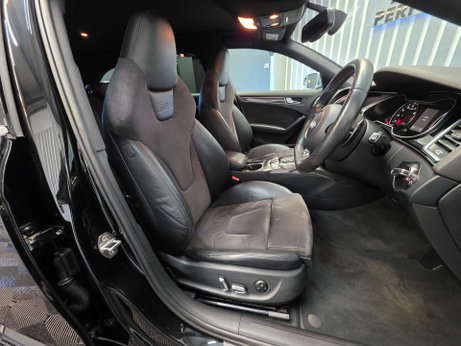 Audi RS4 4.2 FSI V8 Estate 5dr Petrol S Tronic quattro Euro 5 (450 ps) 3