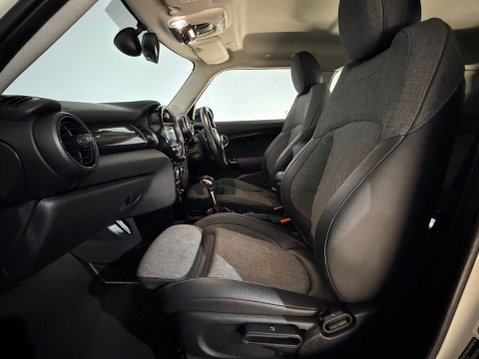 Mini Hatch COOPER SD 18