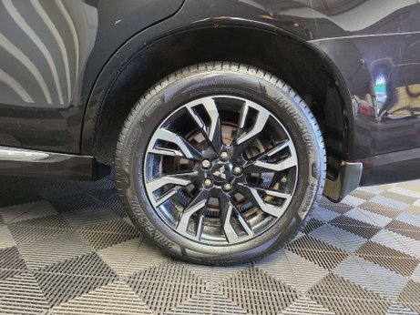Mitsubishi Outlander 2.0h 12kWh GX4h SUV 5dr Petrol Plug-in Hybrid CVT 4WD Euro 6 (s/s) (200 ps) 23