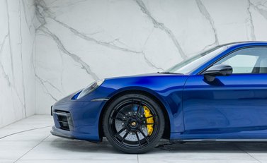 Porsche 911 Carrera GTS (992) 33