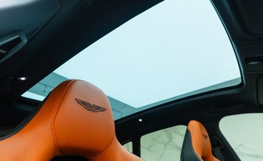 Aston Martin DBX 707 14
