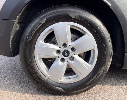 Mini Countryman 1.5 Countryman Cooper Classic Auto 5dr 14