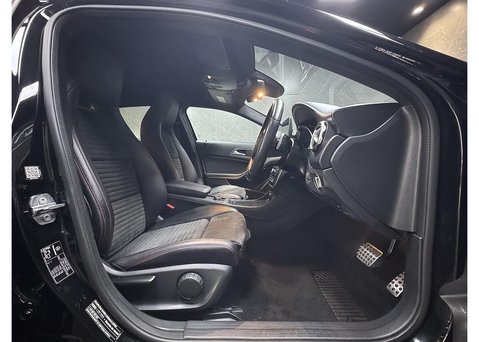 Mercedes-Benz GLA 1.6 GLA200 AMG Line Edition SUV 5dr Petrol 7G-DCT Euro 6 (s/s) (156 ps) 33