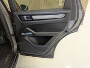 Porsche Cayenne 4.0 Cayenne T S E-Hybrid Auto 4WD 5dr 46