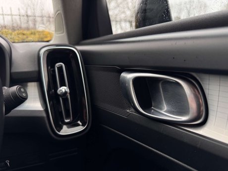 Volvo XC40 2.0 XC40 Momentum D3 5dr 51