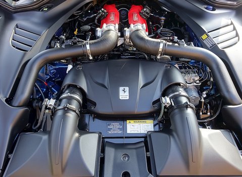 Ferrari California T 4