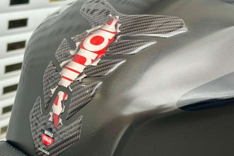 Aprilia RSV 1.1 RSV 4 1100 Factory 22