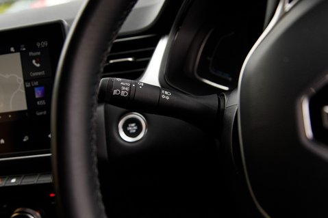 Renault Captur TECHNO E-TECH 16
