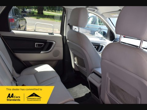 Land Rover Discovery Sport 2.0 Discovery Sport SE Tech TD4 Auto 4WD 5dr 36