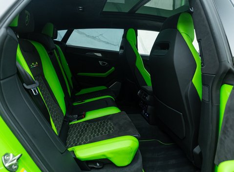 Lamborghini Urus PEARL CAPSULE 19