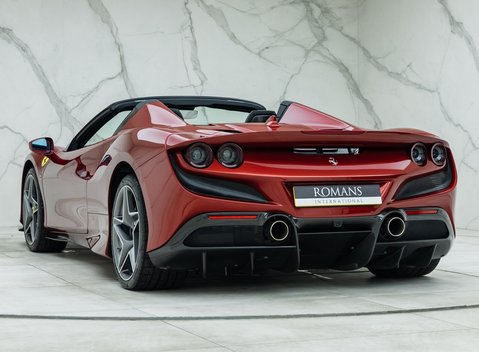 Ferrari F8 Spider 10