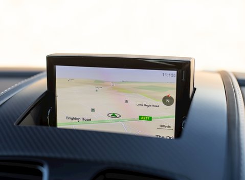 Aston Martin V12 Vantage S 16