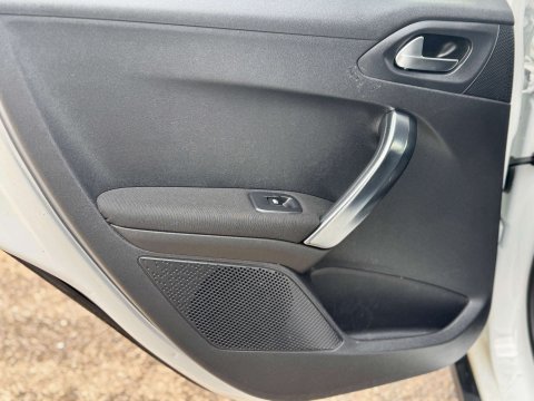 Peugeot 2008 1.6 2008 Allure Blue HDi S/S 5dr 73