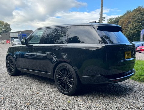 Land Rover Range Rover 3.0 Range Rover SE D MHEV Auto 4WD 5dr 9