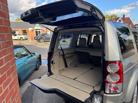 Land Rover Discovery 3.0 TD V6 HSE Auto 4WD Euro 4 5dr 22