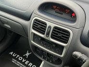 Renault Clio RENAULTSPORT V6 73