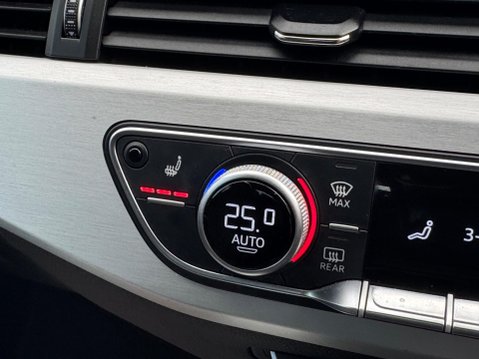 Audi A4 2.0 TDI ultra S line S Tronic Euro 6 (s/s) 5dr 32