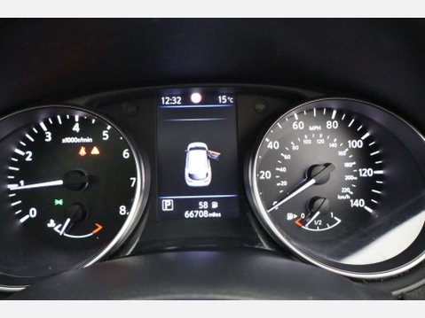 Nissan Qashqai 1.3 Qashqai Tekna DiG-T Semi-Auto 5dr 43