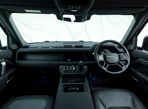 Land Rover Defender 110 X-Dynamic S D300 MHEV 16