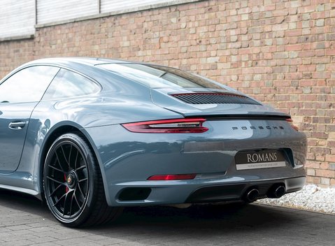Porsche 911 (991.2) Carrera GTS 23