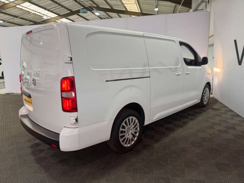 Vauxhall Vivaro 1.5 Vivaro F2900 Professional S/S 10