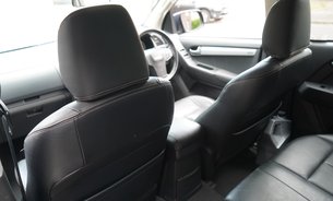 Isuzu D-Max AT35 Just Serviced New Pads and Discs Tow Hitch Tonneau Cover Rev Camera  25