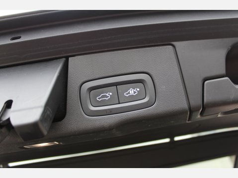 Volvo XC60 RECHARGE T6 R-DESIGN AWD 30
