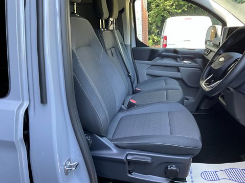 Ford Transit Custom 2.0 320 EcoBlue Limited Crew Van Auto L2 H1 Euro 6 (s/s) 5dr 13