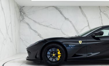 Ferrari 812 Superfast 25