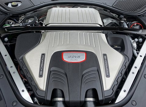 Porsche Panamera Turbo 8