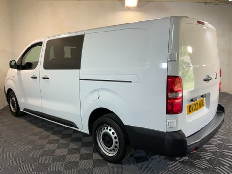 Vauxhall Vivaro 2.0 Turbo D 3100 Dynamic Crew Van L2 H1 Euro 6 (s/s) 5dr 5