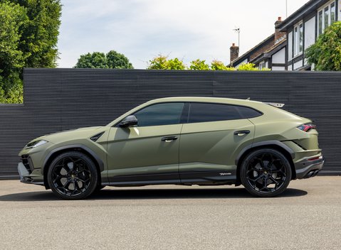 Lamborghini Urus PERFORMANTE 3