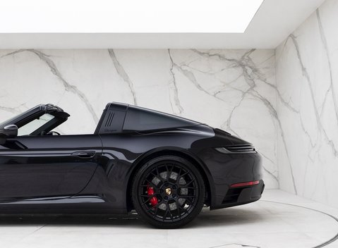 Porsche 911 (992) Targa 4 GTS 25