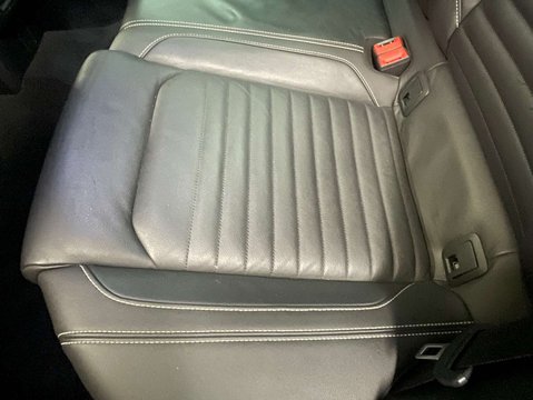 Volkswagen Passat 1.6 Passat SEL TDI Semi-Auto 4dr 33