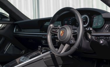 Porsche 911 (992) Turbo S 11