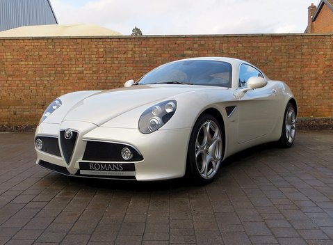 Alfa Romeo 8C Competizione 9