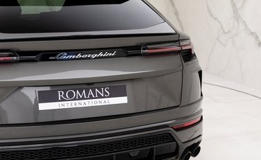 Lamborghini Urus 24