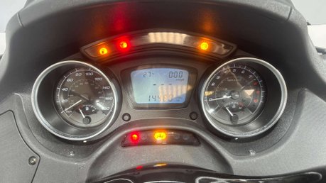 Piaggio MP3 LT SPORT 2015 ONLY 23K RIDE ON A CAR LICENCE TRIKE 3 WHEELER BIKE 32