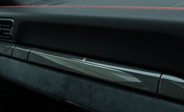 Porsche 911 Carrera 4 GTS (991.2) 24