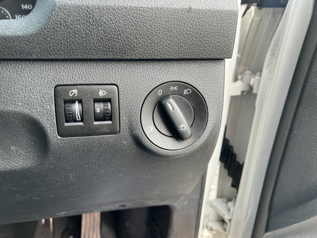 2018 Volkswagen CaddySWB L1H1 C20 Tdi Trendline AIR CON EURO 6 NO VAT — thumbnail 39 of 51