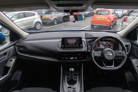 Nissan Qashqai DIG-T ACENTA PREMIUM MHEV 3