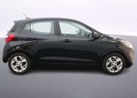 Hyundai i10 1.0 SE Connect Hatchback 5dr Petrol Auto Euro 6 (s/s) (67 ps) 8